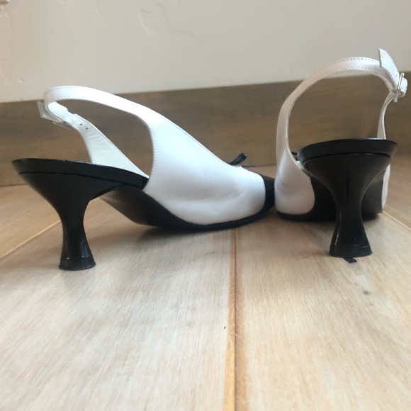 Tuxedo Patent Pumps by Stuart Weitzman - 6.5 B - Picture 6 of 9